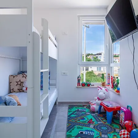 Holiday home 4 Bedroom Lovely In *