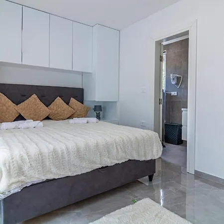 4 Bedroom Lovely In *