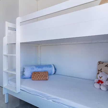4 Bedroom Lovely In * Liznjan
