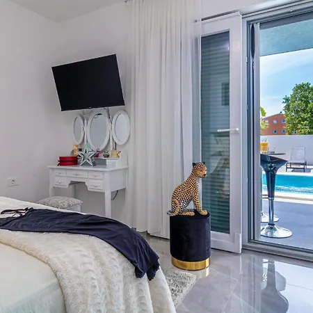 4 Bedroom Lovely In *