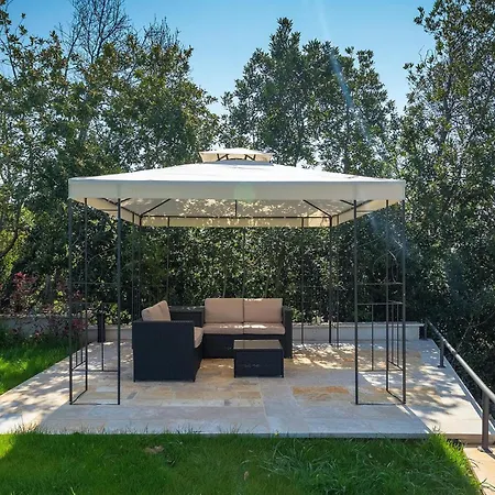 Nikolina Holiday home