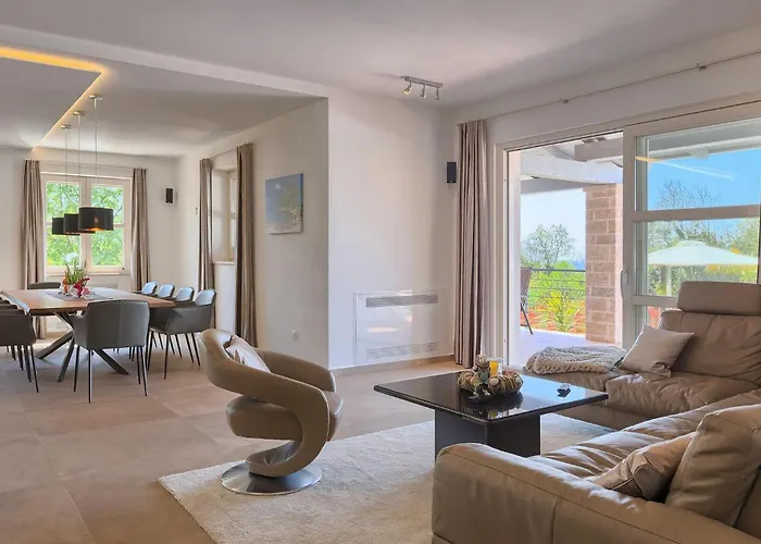 펜션 Nikolina 포레치